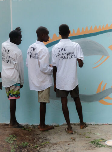 kids painting a fish