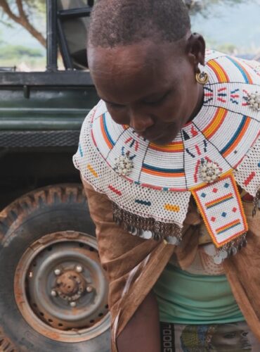 samburu woman jewelry